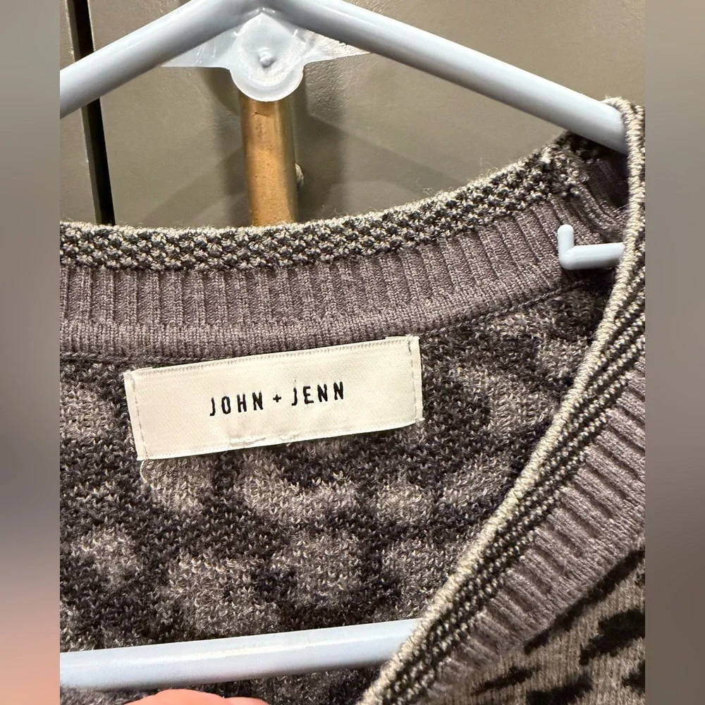 John + Jenn Leopard Print Crewneck Knit Sweater Gray Black Size S/M